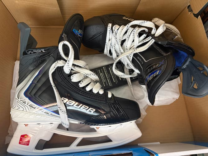 *NEW* Bauer Skate Flylite SR 8 Fit 1 W/ STEEL