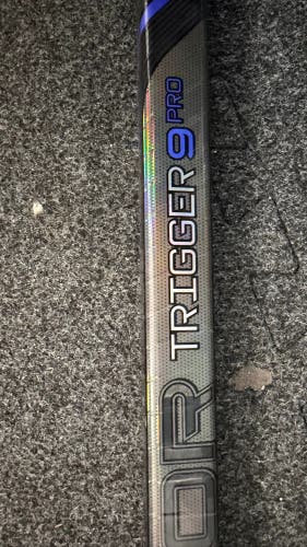 Junior CCM Trigger 9 Pro - 50 flex P88 RH right hand stick