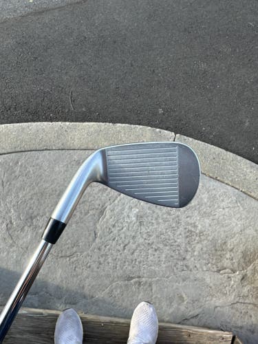 Men's Titleist 8 Iron Right Handed Stiff Flex Steel Shaft (Used)