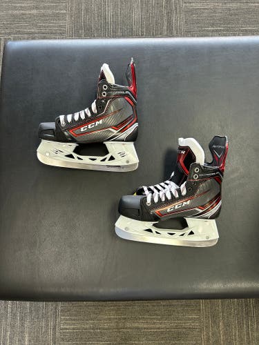 NEW CCM JetSpeed Control Skates Size 4