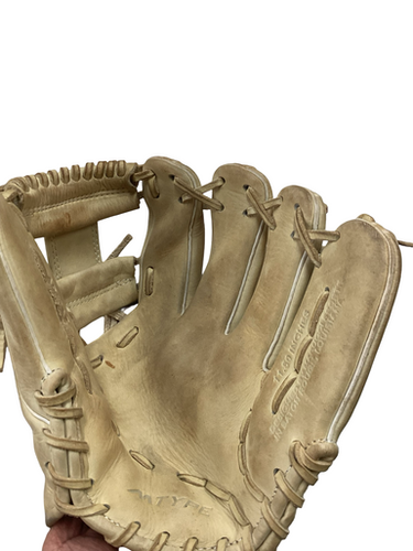 Used Marucci MTYPE BB/SB Glove RH Throw Almond 11 1/2" 11613-S000182018