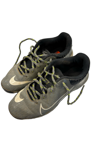 Used Nike CLEATS BB/SB Cleats Grey Junior 03.5 11682-S000132239