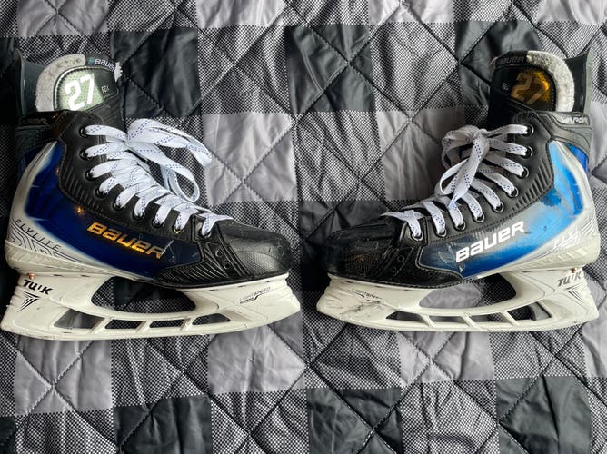 White/Blue 2025 Pro Custom Bauer Vapor Flylite Hockey Skates Regular Width Pro Stock 9 (Used)