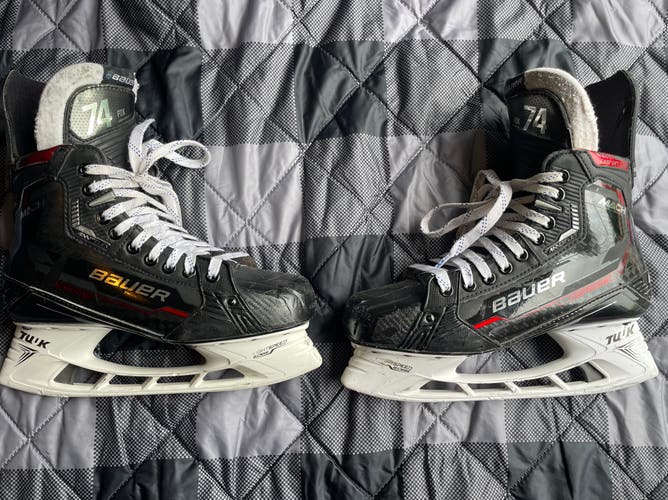 Red 2022 Bauer Supreme Mach Hockey Skates Wide Width Pro Stock 10 (Used)