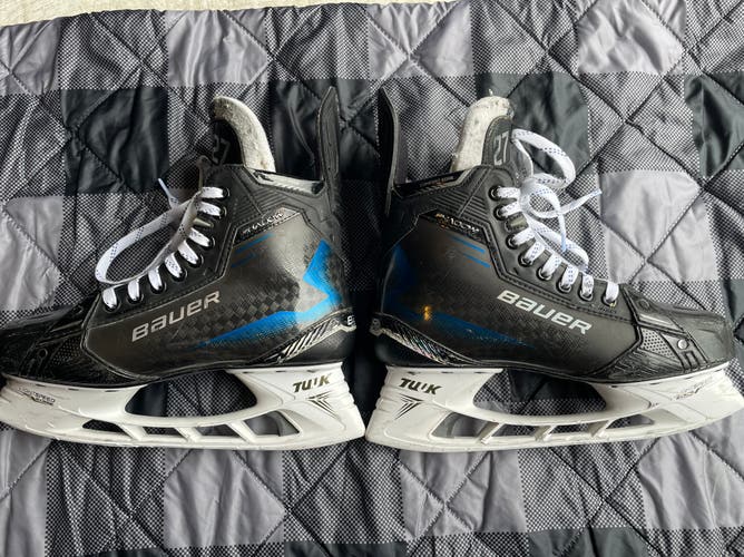 Blue 2024 Pro Custom Bauer Supreme Shadow Hockey Skates Regular Width Pro Stock 9 (Used)