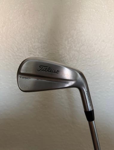Men's Titleist 4 iron Right Handed Stiff Flex Steel Shaft (Used)