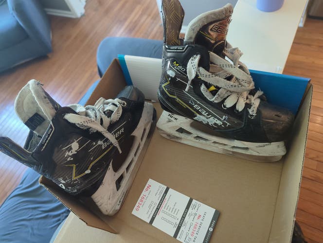 Bauer Supreme M40 Hockey Skates Regular Width Size 3.5 (Used)