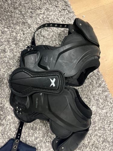 Large Adult Xenith Velocity 2 Shoulder Pads (Used)