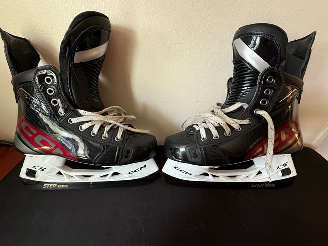 CCM JetSpeed FT6 Pro Hockey Skates Regular Width Pro Stock size 6 (New)
