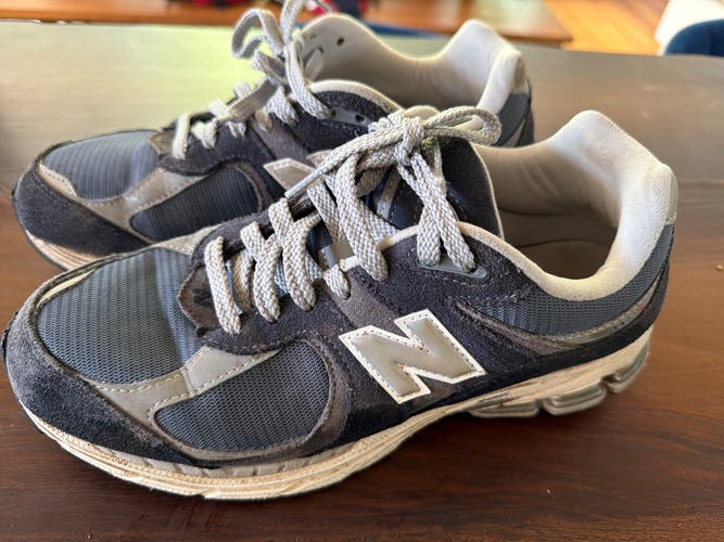 Blue Unisex Size M 8.5 (W 9.5) Youth New Balance 2002R Shoes (Used)