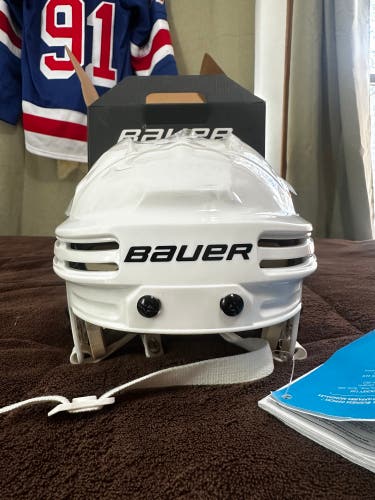Medium Bauer 4500 Helmet (New)