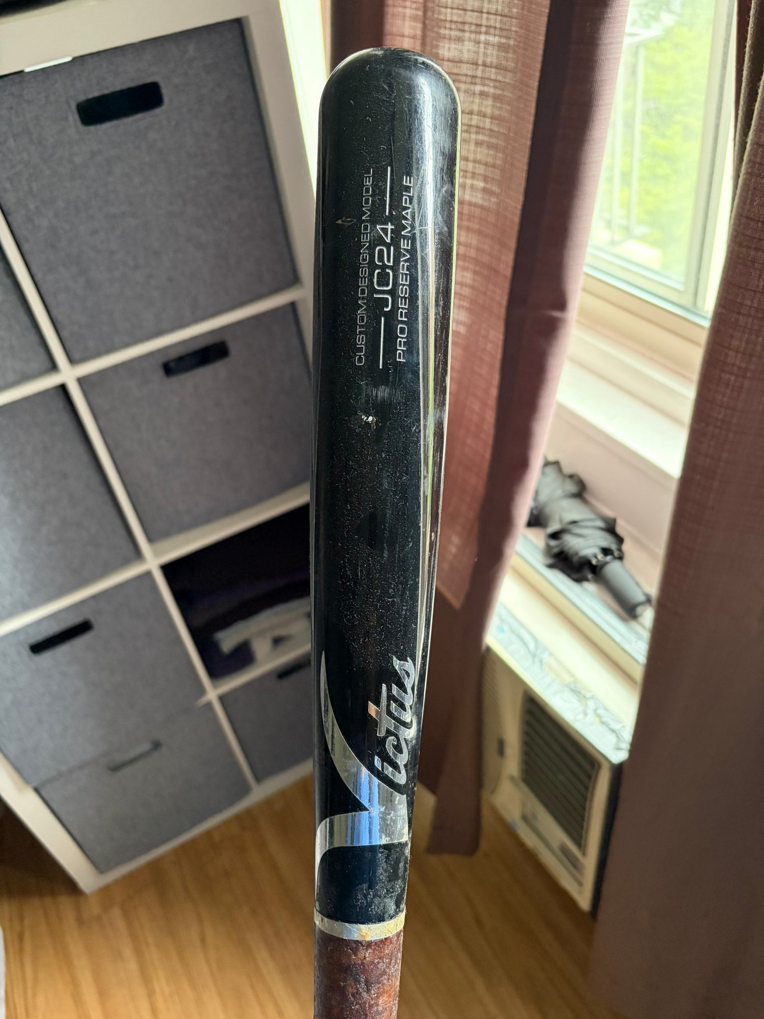 Victus JC24 Maple Bat (-3) 28 oz 32