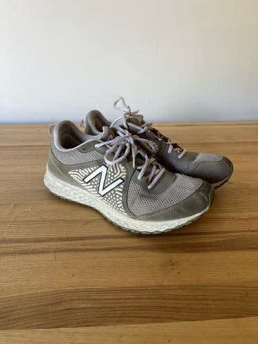 Gray Men's Size M 11.0 (W 12.0) Adult New Balance Shoes (Used)