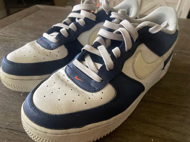 White Unisex 6Y (Big Kids / Youth) Youth Nike Air Force 1 Shoes (Used)