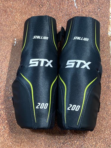 Large Youth STX Stallion 200 Arm Pads (Used)