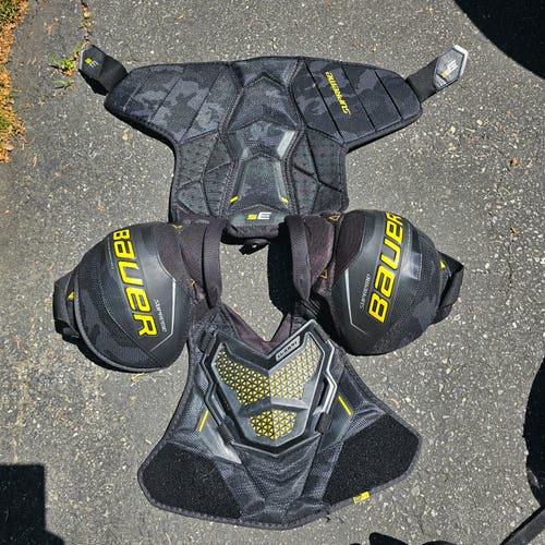 Men's Intermediate Bauer Supreme 3S Shoulder Pads (Used)