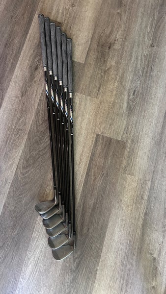 Men's 2013 TaylorMade Speedblade Right Handed Iron Set Regular Flex Graphite Shaft 6 Pieces (Used)