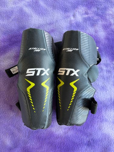 Small Youth STX Stallion 200 Arm Pads (Used)