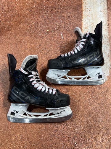 Intermediate CCM JetSpeed FT675 Hockey Skates Regular Width 6 (Used)