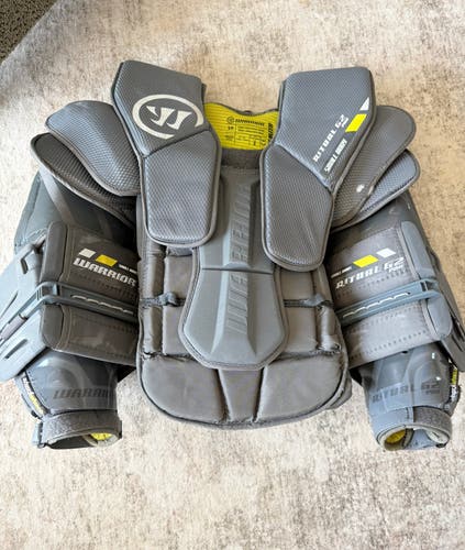 Warrior Ritual G2 PRO Goalie Chest Protector Senior Small (Used)