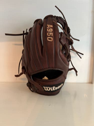 Wilson A950 RH Baseball Glove 11.5" (Used)