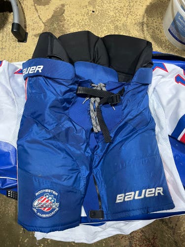 Men's Senior XL Bauer Hockey Pants Pro Stock (Used)