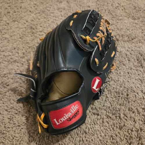 Louisville Slugger RH The softballer Softball Glove 13.5" Excellent Game Ready Condition