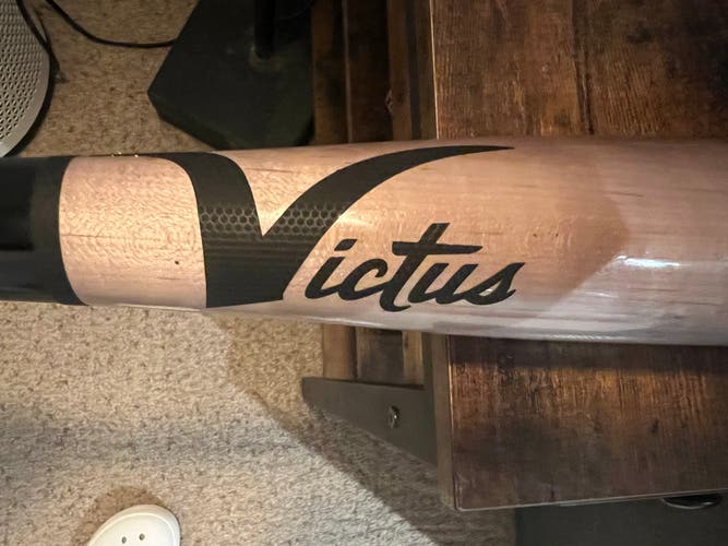 2026 Victus V-Cut Bat (-3) 30 oz 33" (New)