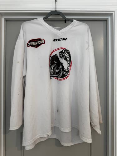 White Goalie Cut Adult Unisex CCM Jersey (Used)