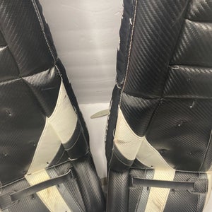 32" Simmons 992 Goalie Leg Pads (Used)