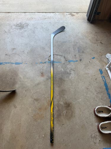 Senior Bauer Vapor Hyperlite 2 Right Handed Hockey Stick P92 77 Flex Pro Stock (Used)