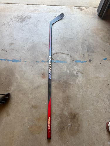 Senior Bauer Vapor Hyperlite Right Handed Hockey Stick P14 77 Flex Pro Stock (Used)
