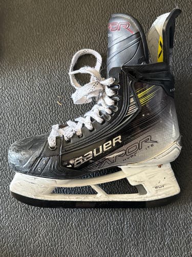 Black/Gray 2023 Bauer Vapor Hyperlite 2 Hockey Skates 6.5 (Used)