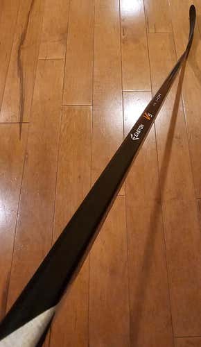 Easton V9 Pro Stock Hockey Stick | RH 12 MIKE FISHER | 66.25" | Excellent Condition (Used)