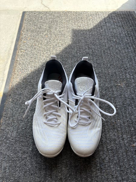 White Men's Size M 10.0 (W 11.0) Adult New Balance 4040v6 Low Top Molded Cleats