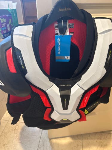 Men's Large Intermediate Bauer Vapor Hyperlite Shoulder Pads (New)