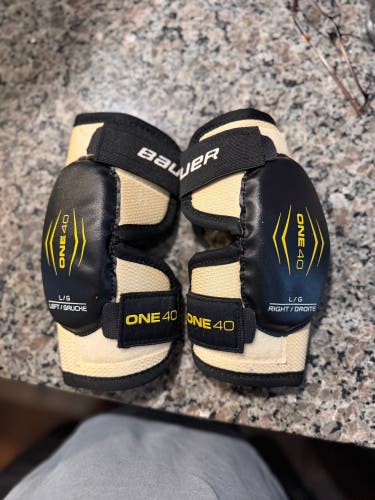 Youth Large Bauer Supreme One80 Elbow Pads (Used)