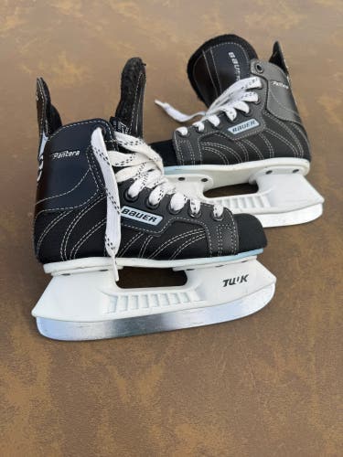 Black/White Bauer Supreme Hockey Skates Regular Width 10 (Used)