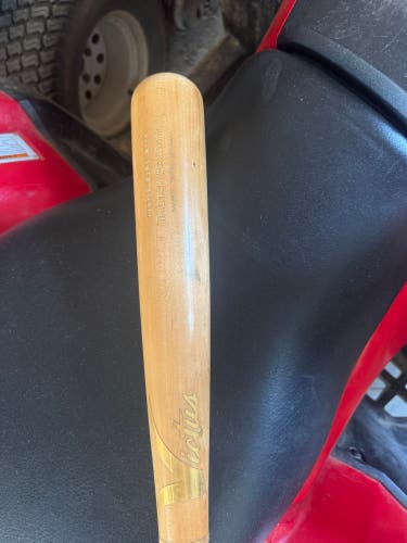 Victus Pro Reserve JC24 Maple Bat (-3) 29 oz 32" (New)