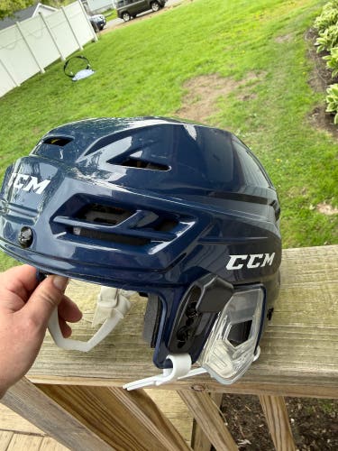Adult Small CCM Tacks 310 Helmet (Like New)