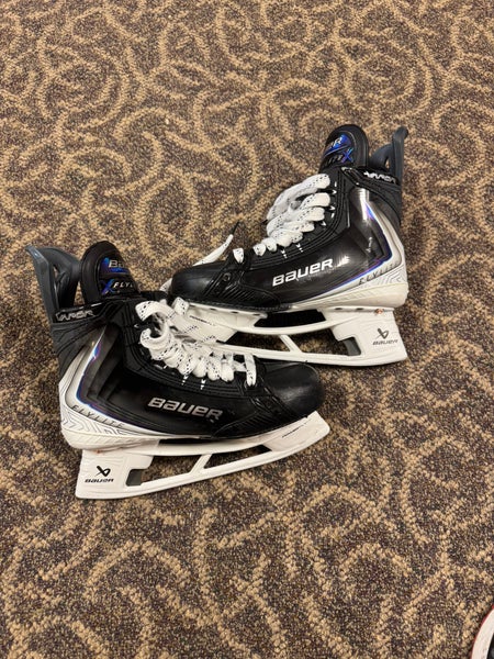 2025 Bauer Vapor Flylite Hockey Skates 8.5 (Used)
