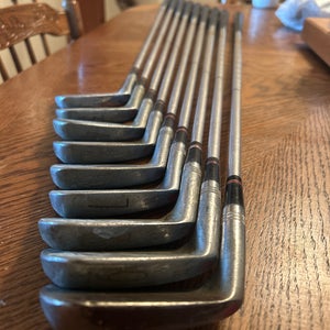Men's Wilson Staff Right Handed Clubs (Full Set) 9 Pieces (Used)