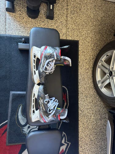 Black/Gray 2019 Bauer Vapor 2X Pro Hockey Skates Regular Width 9.5 (Used)