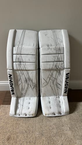 33" Vaughn V9 Goalie Leg Pads Pro Stock (Used)