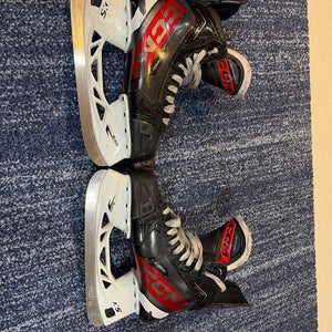 Black/White CCM JetSpeed FT 680 Hockey Skates Regular Width 6.5 (Used)