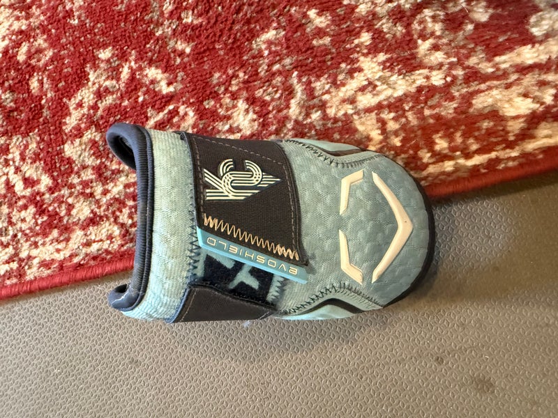Kansas City Royals City Connect Senior EvoShield Elbow Guard Elbow Protection (Used)