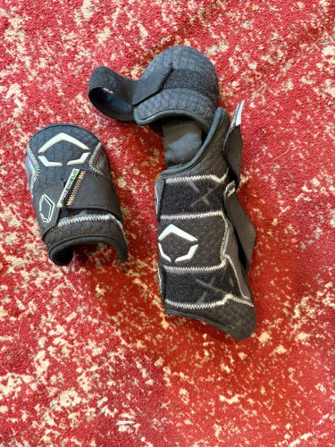 Black Senior EvoShield Leg and Arm guard(Used)