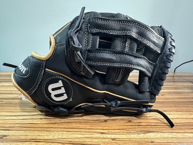 Wilson A450 RH Baseball Glove 12" (New)