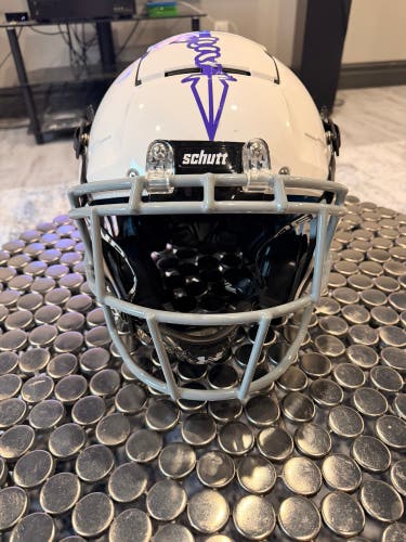 Youth Large Schutt F7 LX1 Helmet (Used)