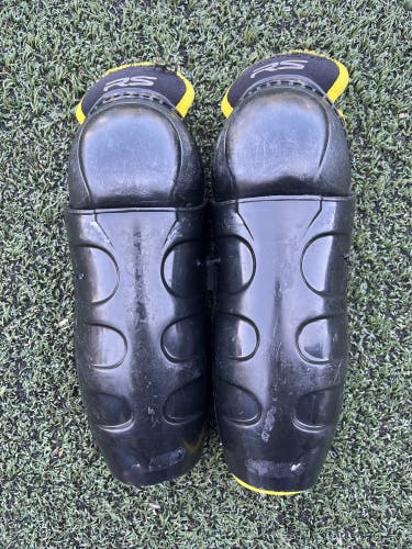 Youth Easton Stealth RS 9" Shin Pads (Used)